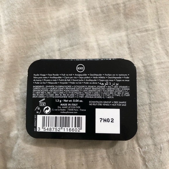 MAKEUP FOREVER Blush mini - B302 Shimmy peach blush - Picture 4 of 4